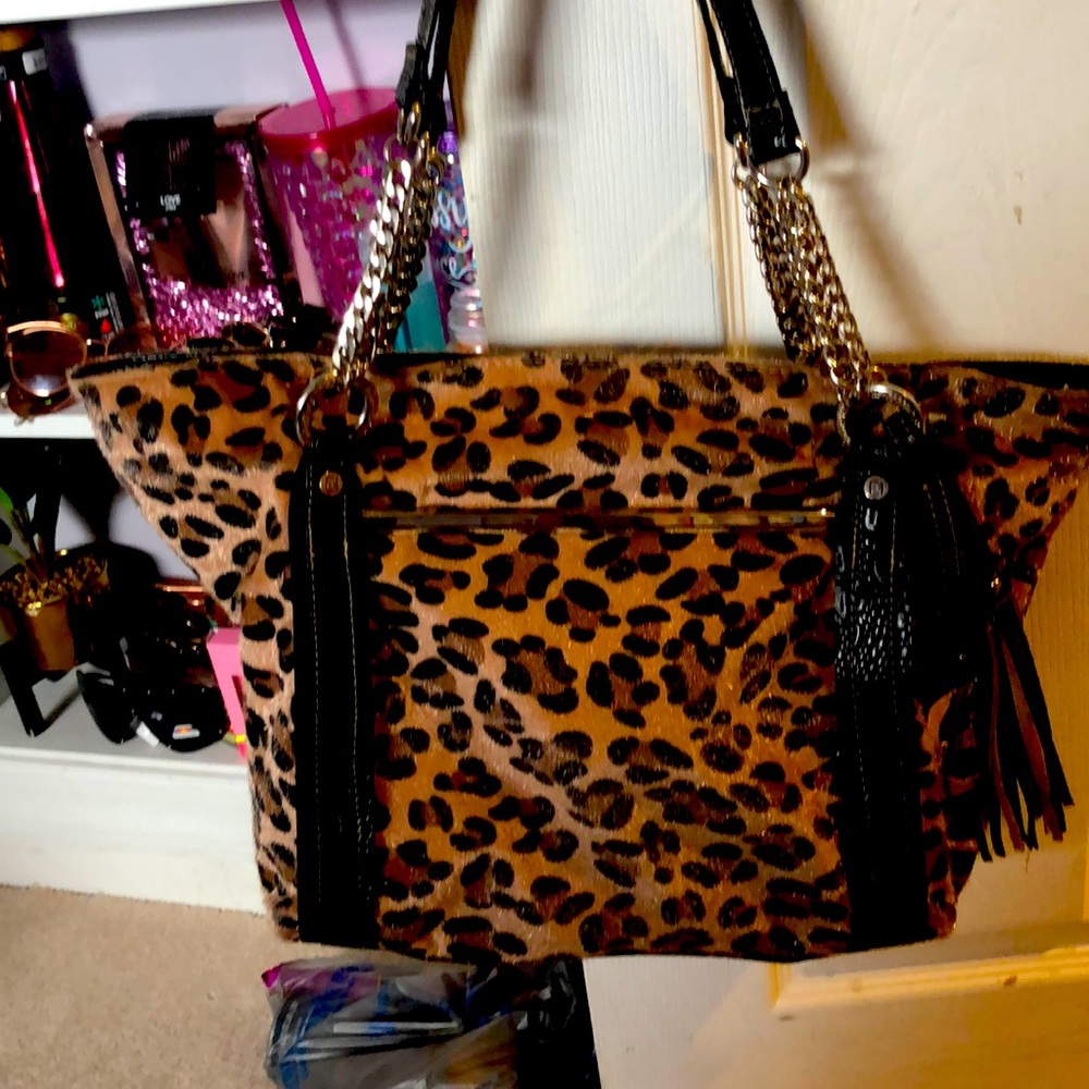 Ellen Tracy leopard purse